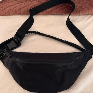BEIS fanny pack